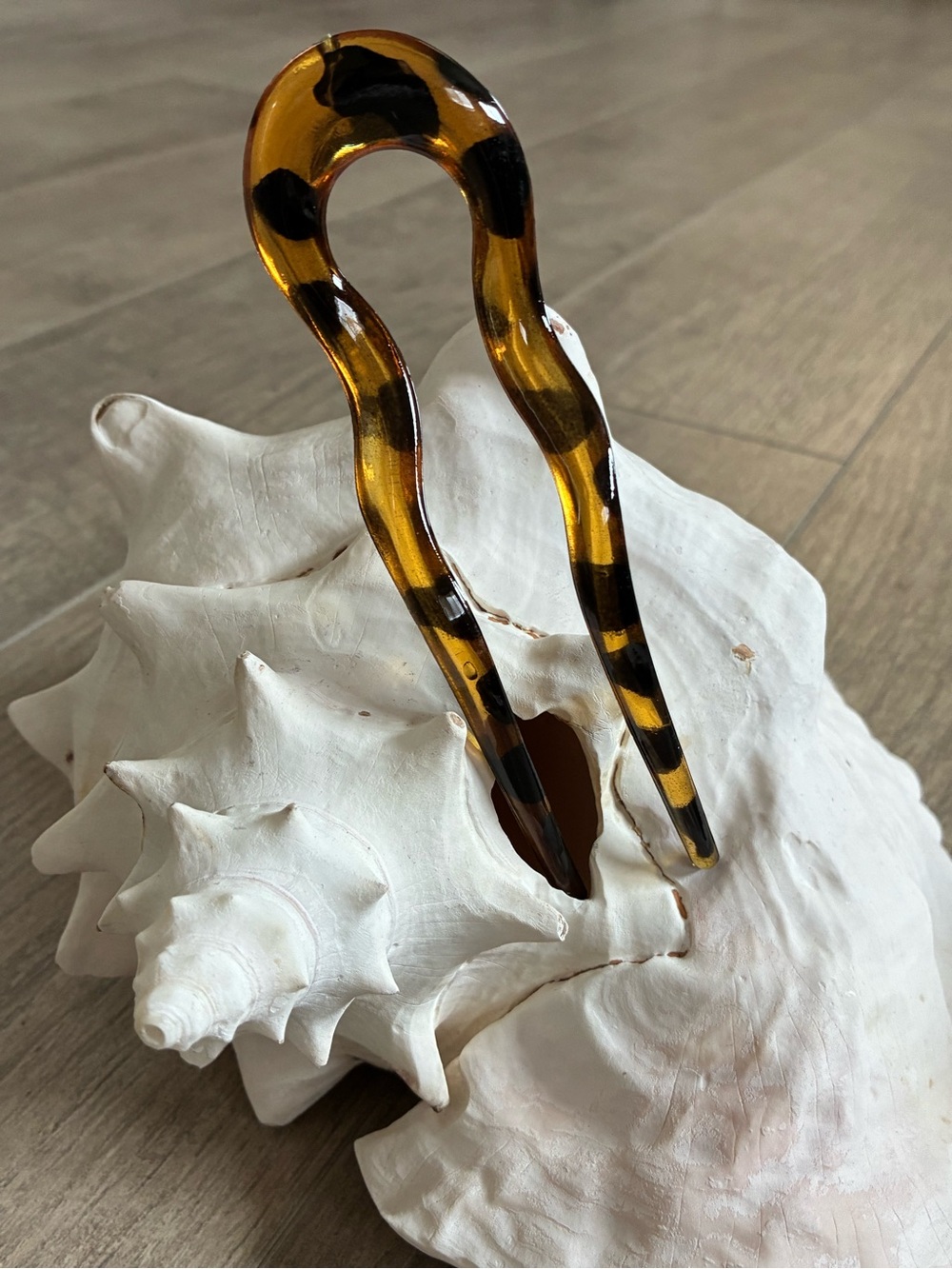 French Sleek Brown Tortoiseshell U-Shaped Hair Pin - Women’s Hair Accessories - Picture 4 of 5